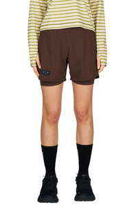 Women's running shorts in Red Brown, featuring an inner lining and side vents. The 5-inch Flow Shorts offer a soft stretch and are made from ECONYL®. Podium Logo on the front and a reflective "Finish in a Good Place" slogan on the back. Includes one pocket in the inner lining and a hidden pocket at the back. Also available in a 3-inch length.