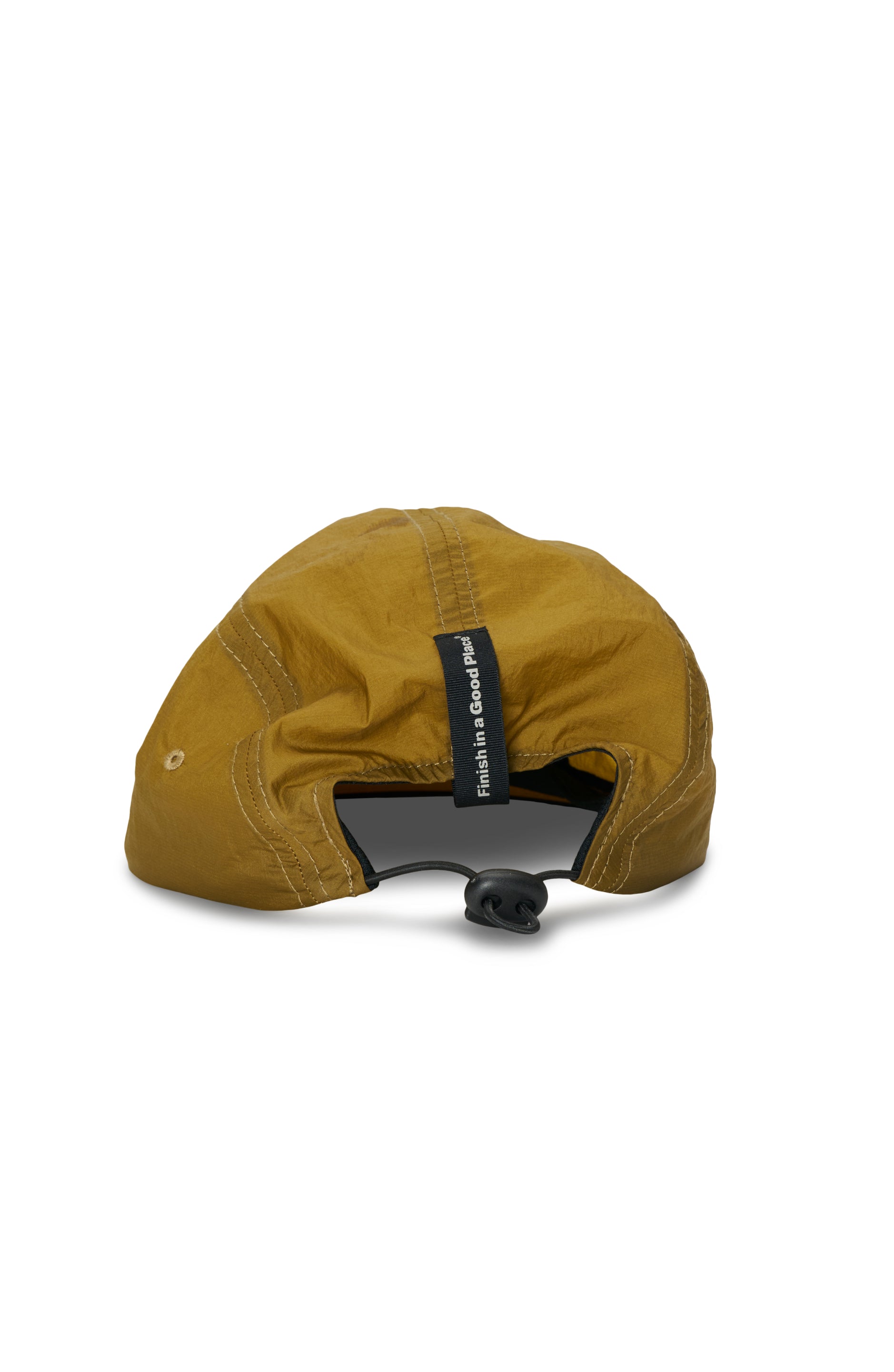 Unisex running cap in Gold Olive. Made in a lightweight (50g/m2) GRS Recycled Polyester. Water repellent, PFC free and adjustable strap. UNNA logo in front and black 