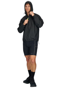 Men's ultra-lightweight running jacket (55g/m²) in Black. It features an adjustable hood, two side pockets, a back pocket, and side vents for enhanced ventilation. It is equipped with adjustable straps at the hem for a customizable fit. Made from 100% recycled nylon, it offers protection against wind and light rain. Additionally, it is packable, PFC-free, and features a reflective UNNA logo on the back, along with a UNNA patch on the zipper