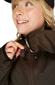 Women's Lightweight (50g/m2) running anorak in Wren Brown, made in 100% GRS Recycled polyester. Water repellent, packable and with full UV protection. Thumb holes on sleeves and “Finish in a Good Place” patch on the zip.